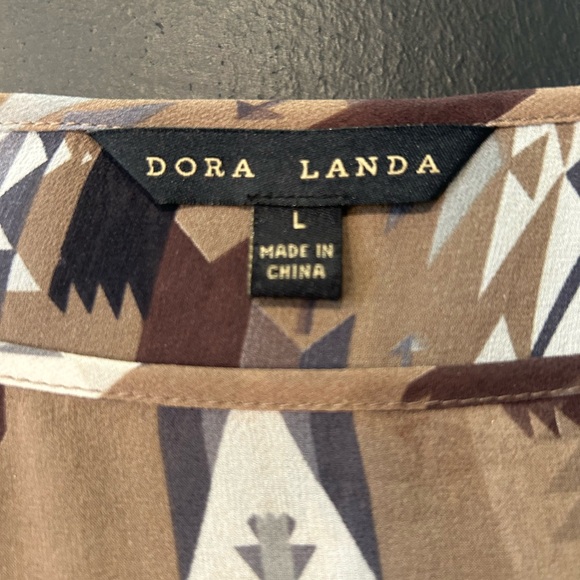 Dora Landa 100% Silk Long Sleeved Sheer Aztec Print Blouse Size Large - Picture 5 of 7